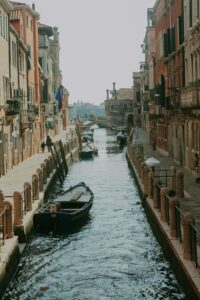 From Pexels. (https://www.pexels.com/photo/venice-grand-canal-804952/)